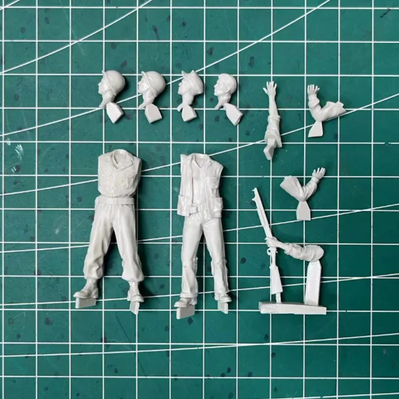 1/35 Bilancia Figura In Resina - Model Kit Reshiram recensione e prezzo