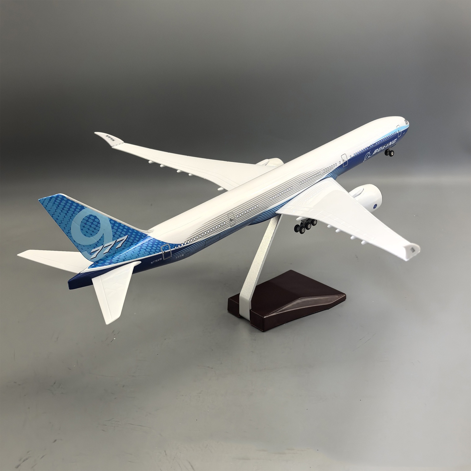 Modello di Aereo in Resina Pre - Model Kit Airplane recensione e prezzo