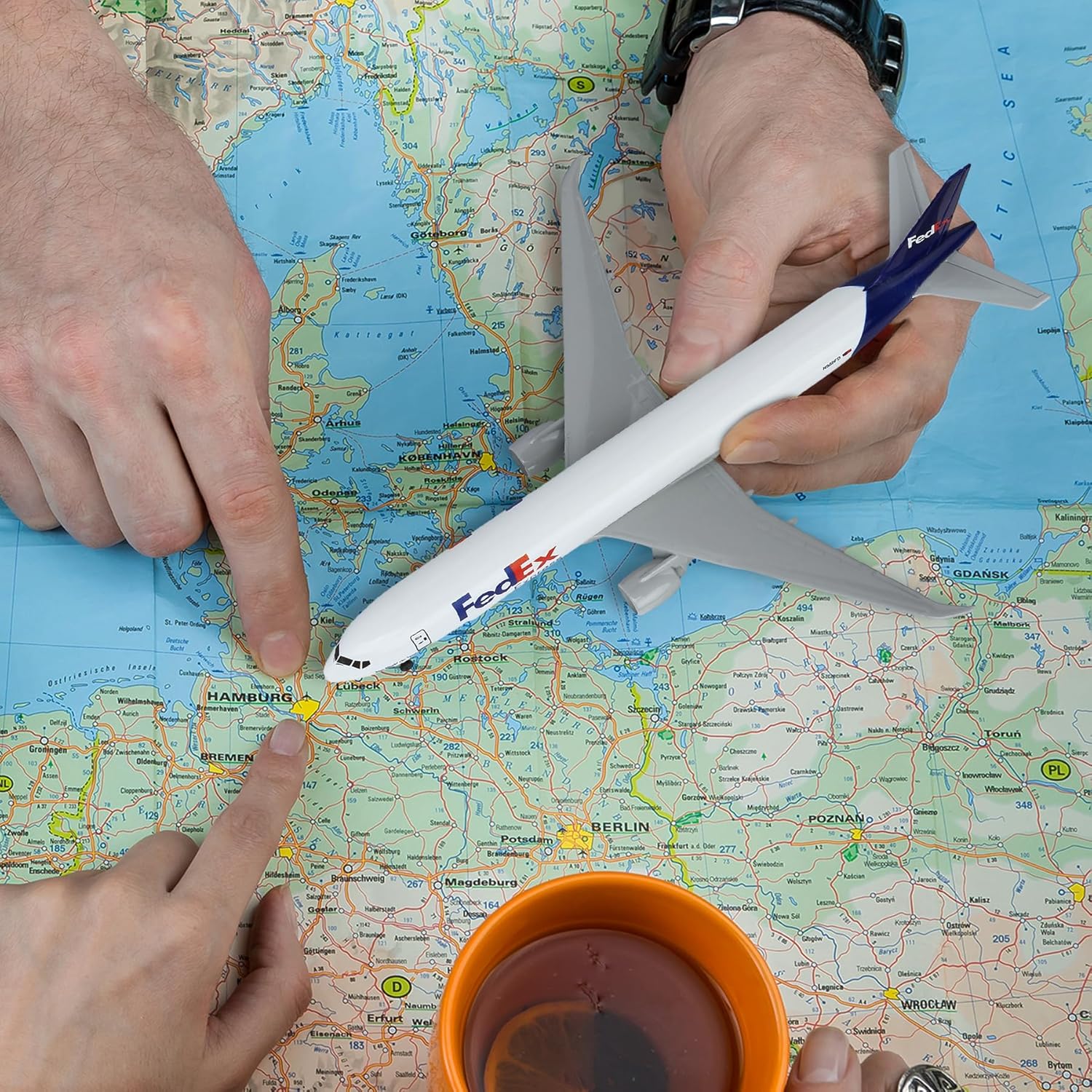 Modellino di aereo Fedex B777  - Model Kit Airplane recensione e prezzo
